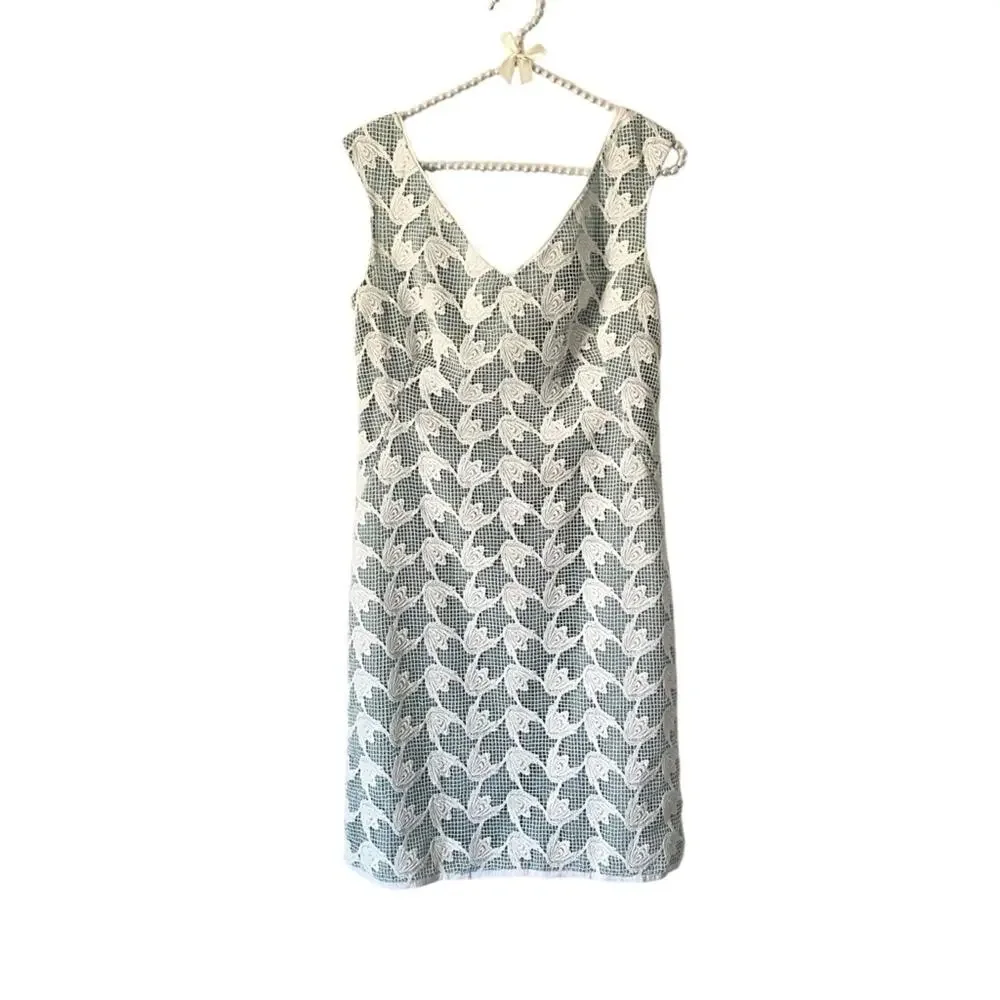 Tory Burch Brooklynn Lace Dress V-Neck size 6 White Sea Moss Green Lining - Picture 2 of 8